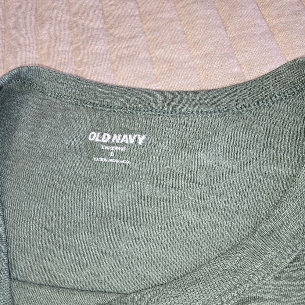 Old Navy Green Tropic Graphic Tee Size Large - Picture 3 of 4